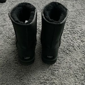 Ugg’s ( short )